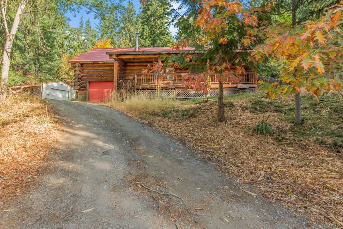 Bear Ridge - Rustic Log Cabin Exterior
